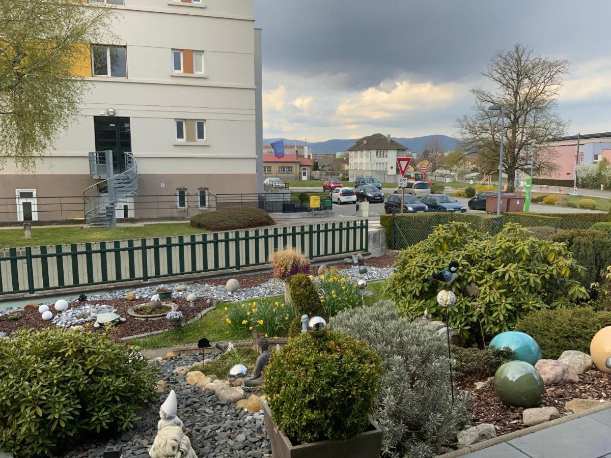 Le Nid Fleuri De Séjour chez l'habitant *